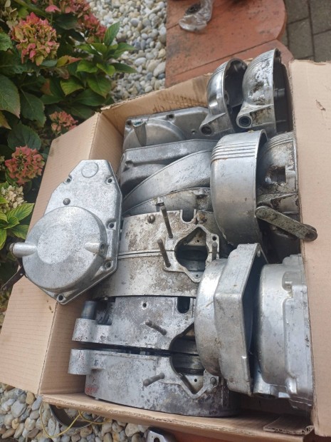 Komr motor alkatrsz.