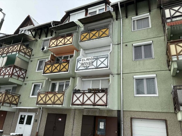 Kom�rom �jcsillag ltp lakas elad�