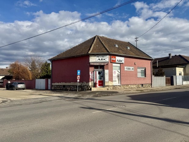 Kom�rom, 3 szob�s  csal�di h�z elad�