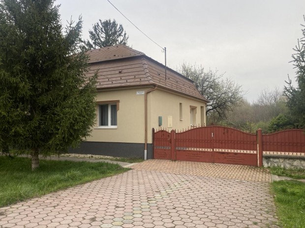 Komárom, 5 szobás családi ház eladó