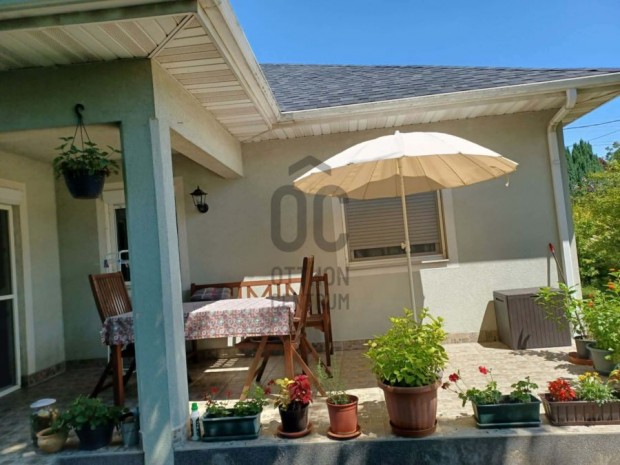 Kom�rom legkedveltebb r�sz�n, a R�diger t� k�zel�ben csal�di h�z elad�