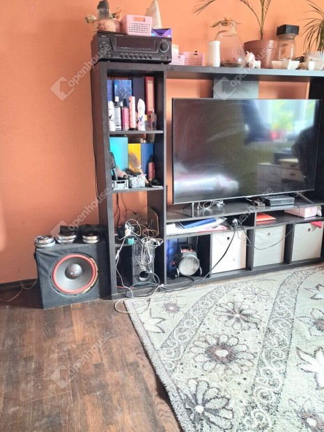 Kom�romi 54 nm-es h�z elad�