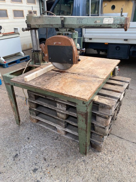 Kom�romi radi�lf�r�sz 2db