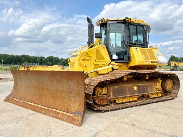 Komatsu D61Pxi-24 / 8.504 zemra / Lzing 20%-tl