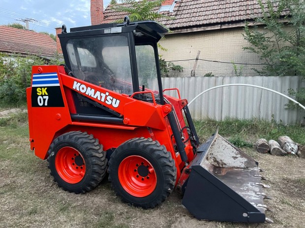 Komatsu Fai 2200kg csúszókormányzású Bobcat munkagép