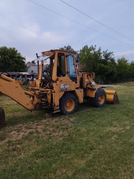 Komatsu Fai 595