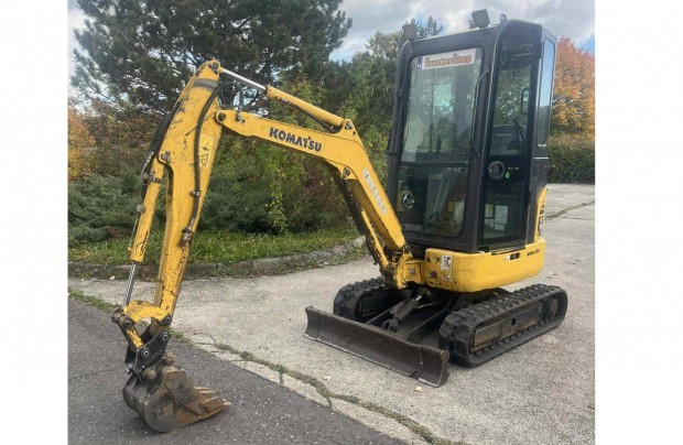 Komatsu PC16R gumihevederes mini kotrógép