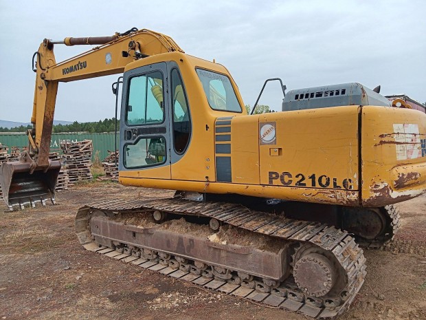 Komatsu PC 210