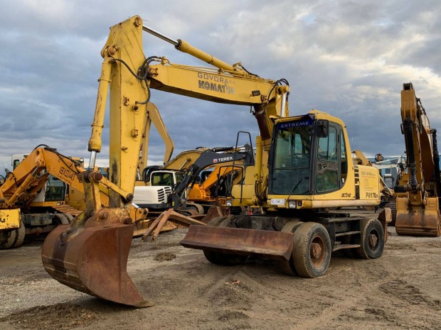 Komatsu PW170Es gumikerekes kotr