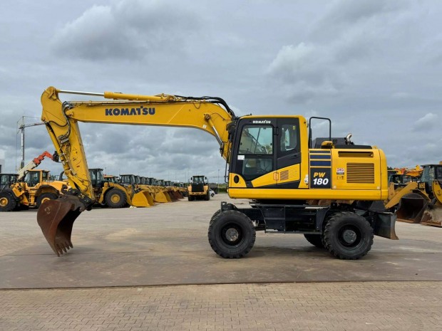 Komatsu PW180-11/ 2900 üó / Lízing 20%-tól