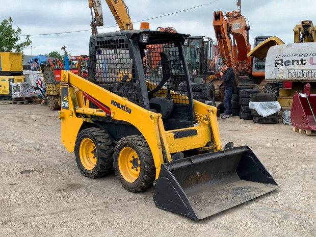 Komatsu SK510 csuszókormányzású rakodó