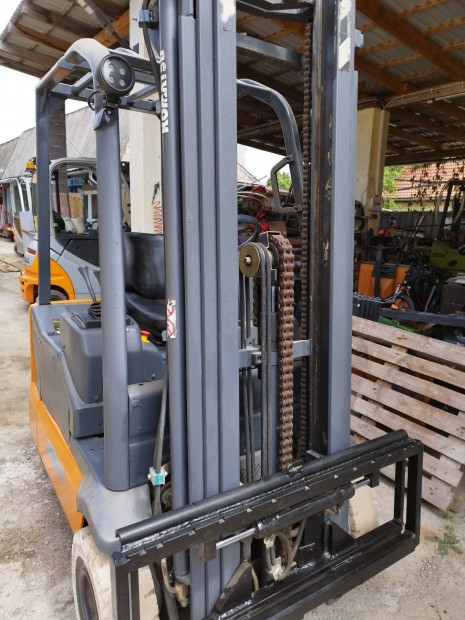 Komatsu elektromos targonca 