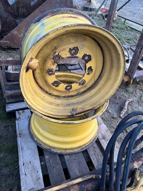 Komatsu felni 24 es manitou kompatibilis 