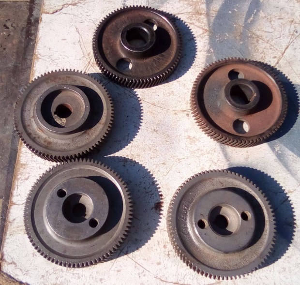 Komatsu targoncamotorhoz fogaskerekek