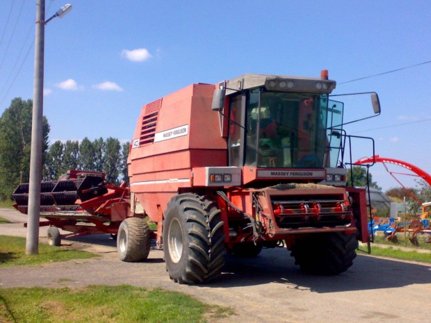 Kombajn Massey Ferguson 40 RS