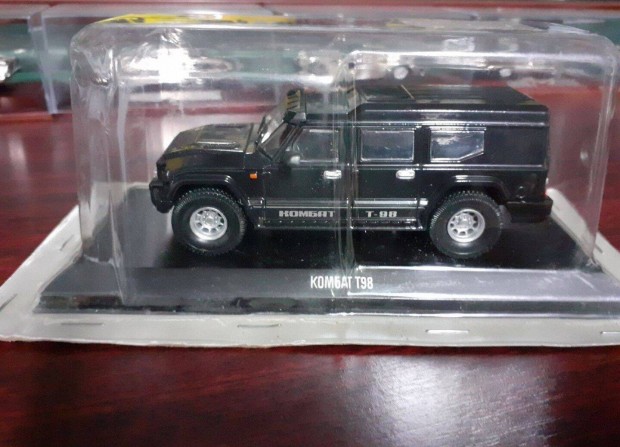 Kombat T98 kisauto modell 1/43 Elad