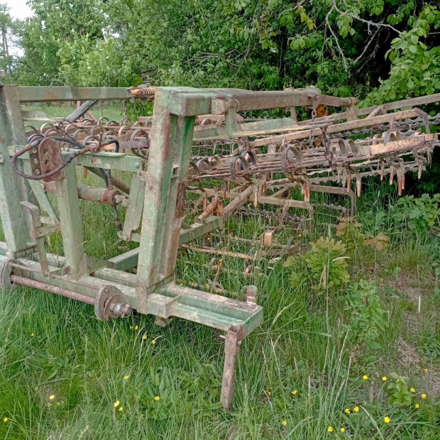 Kombin�tor - mag�gyk�sz�t�