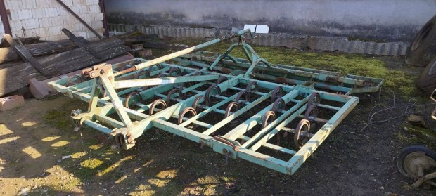 Kombin�tor elad�