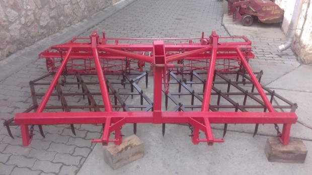 Kombin�tor elad�