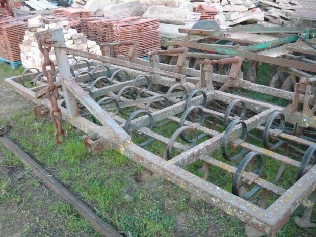 Kombin�tor elad�