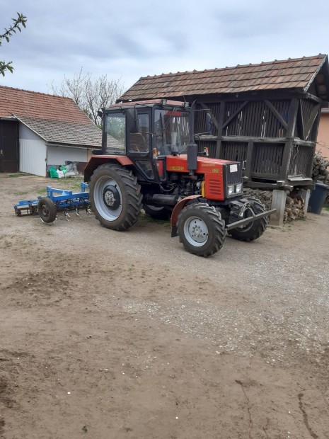 Kombin�tor elad�.