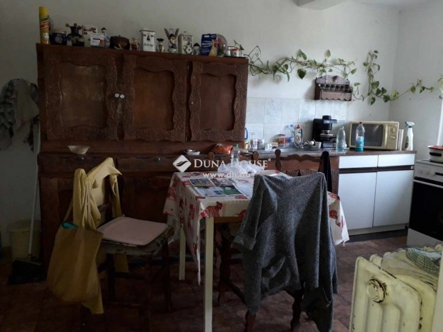 Koml� csendes r�sz�n csal�dih�z