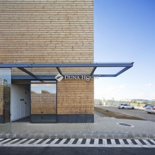 Koml�i elad� 2515 nm-es �zem