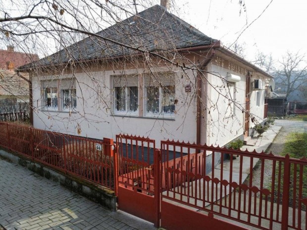 Kömlői eladó 93 nm-es ház #4862378