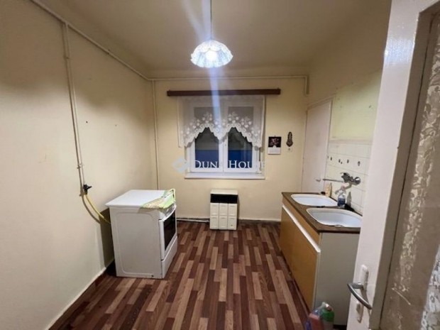 Koml�n K�k�ny�si lak�s