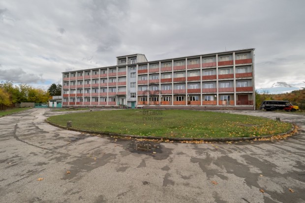 Koml�n elad� sokoldal� ipari ingatlan  hatalmas lehet�s�gekkel!