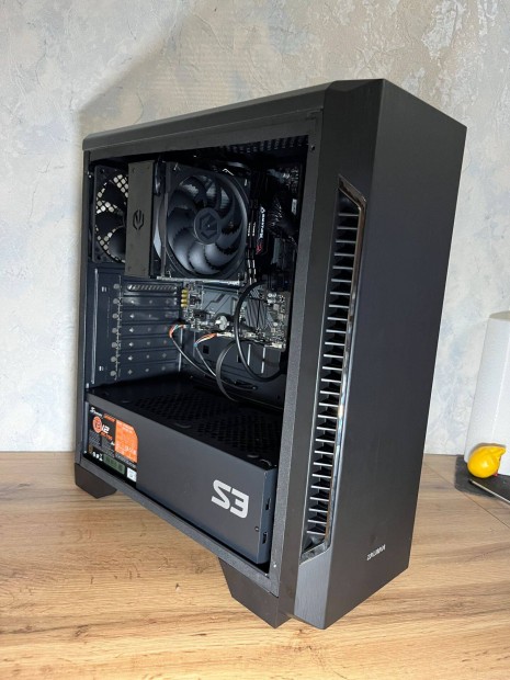 Komplett Gamer PC elad