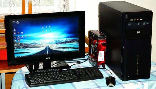 Komplett Win7 asztali PC konfigurci szmtgp+monitor+bill+egr