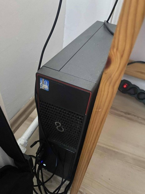 Komplett asztali Pc+monitor+egér+billentyűzet