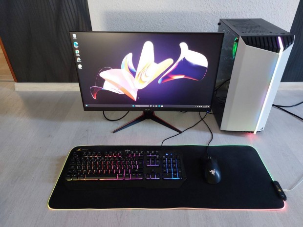 Komplett gamer pc. 180hz monitor, billenty, egr, wifi