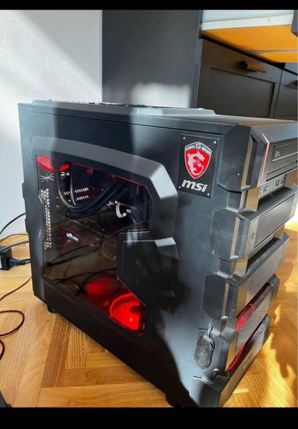 Komplett gamer pc mindennel egytt