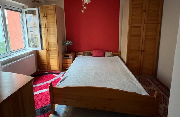 Komplett hálószoba berendezés fenyőből