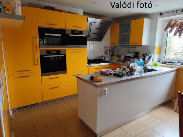 Komplett konyhabútor eladó!