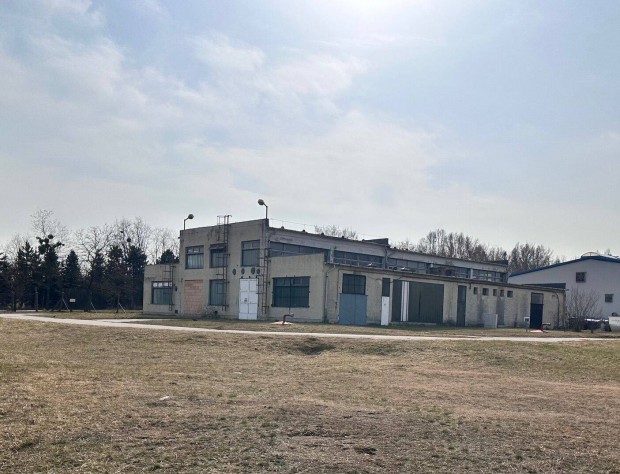 Komplett telephely b�rbead�!