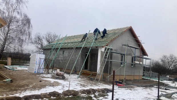 K�m�vest �s seg�dmunk�st keresek