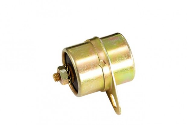 Kondenz�tor csavaros Peugeot 103 megszak�t�hoz