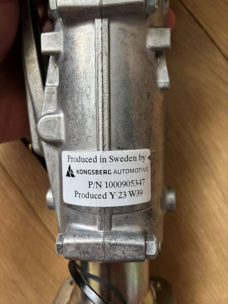 Kongsberg 1000905347 Szögben állítható kormányoszlop, Gyári új