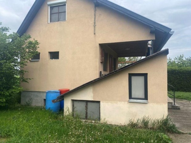 Könnyen megközelíthető zártkerti ingatlan Mosonmagyaróváron eladó!