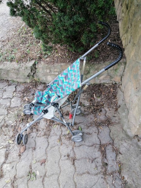 K�nny� babakocsi