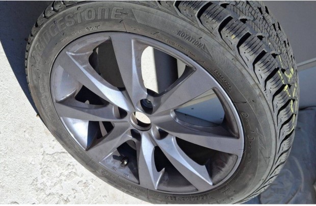 Könnyűfém Felnin 4db használt Téli Gumi Toyota Yarisról
