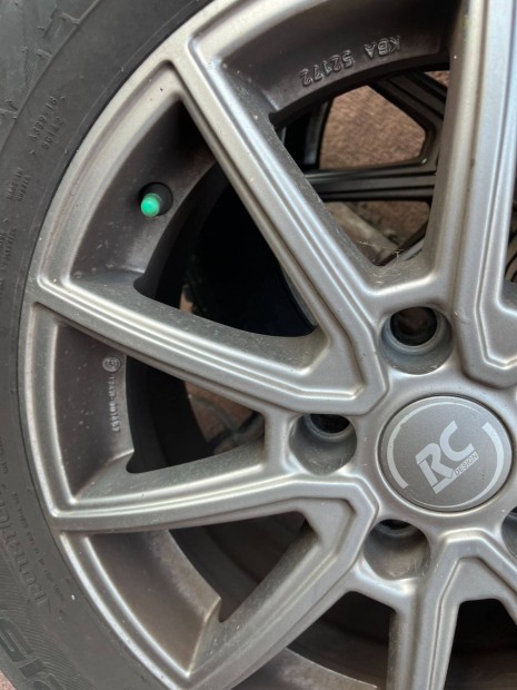 Knnyfm felni tli gumival