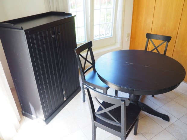 Konyhabtor asztal, szekrny, szkek / Kitchen table, cupboard, chairs