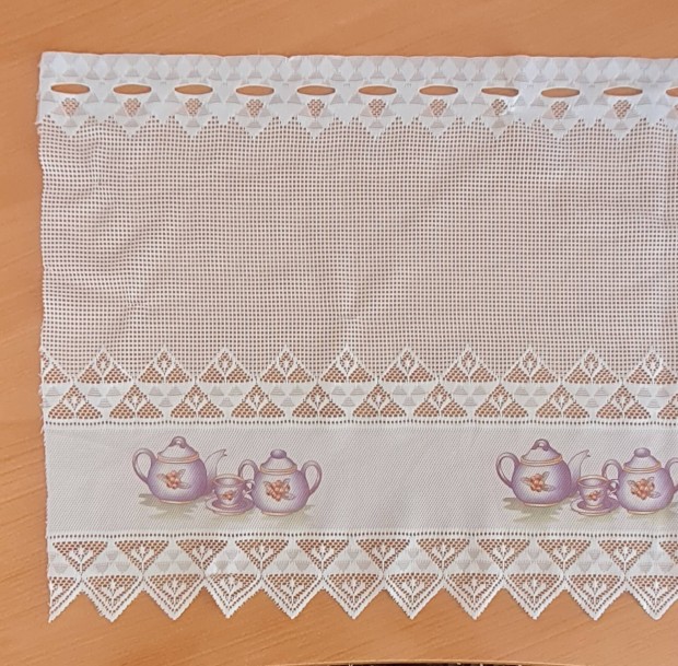 Konyhai vitrzsfggny: 2 db 150x44 cm, ill. 1 db 195x44 cm. Darabr.