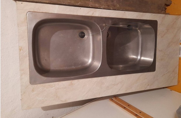 Konyhapult munkalap pult pultlap mosogat�val