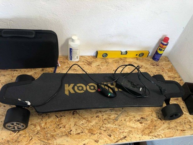 Koowheel elektromos longboard V2