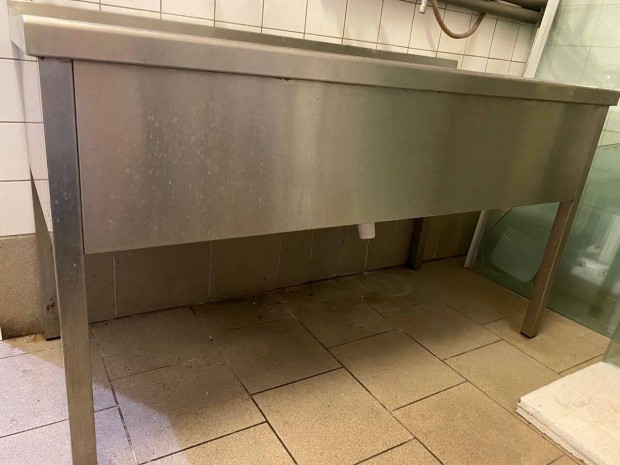 Koracél rozsdamentes inox kétmedencés+csepegtető ipari mosogató